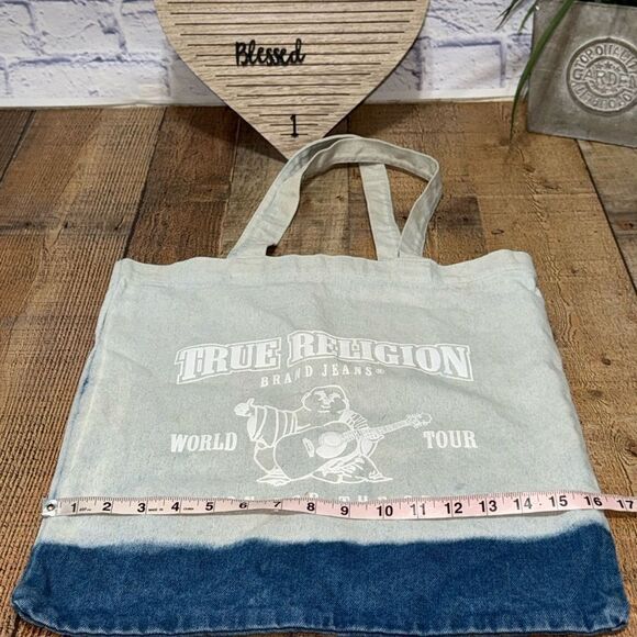 True Religion Buddha Bleached Denim Tote Logo Bag Blue
Pre owned - Picture 9 of 11
